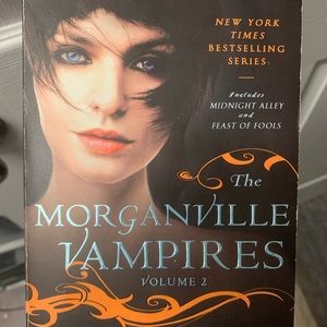 Morganville vampires volume 2.